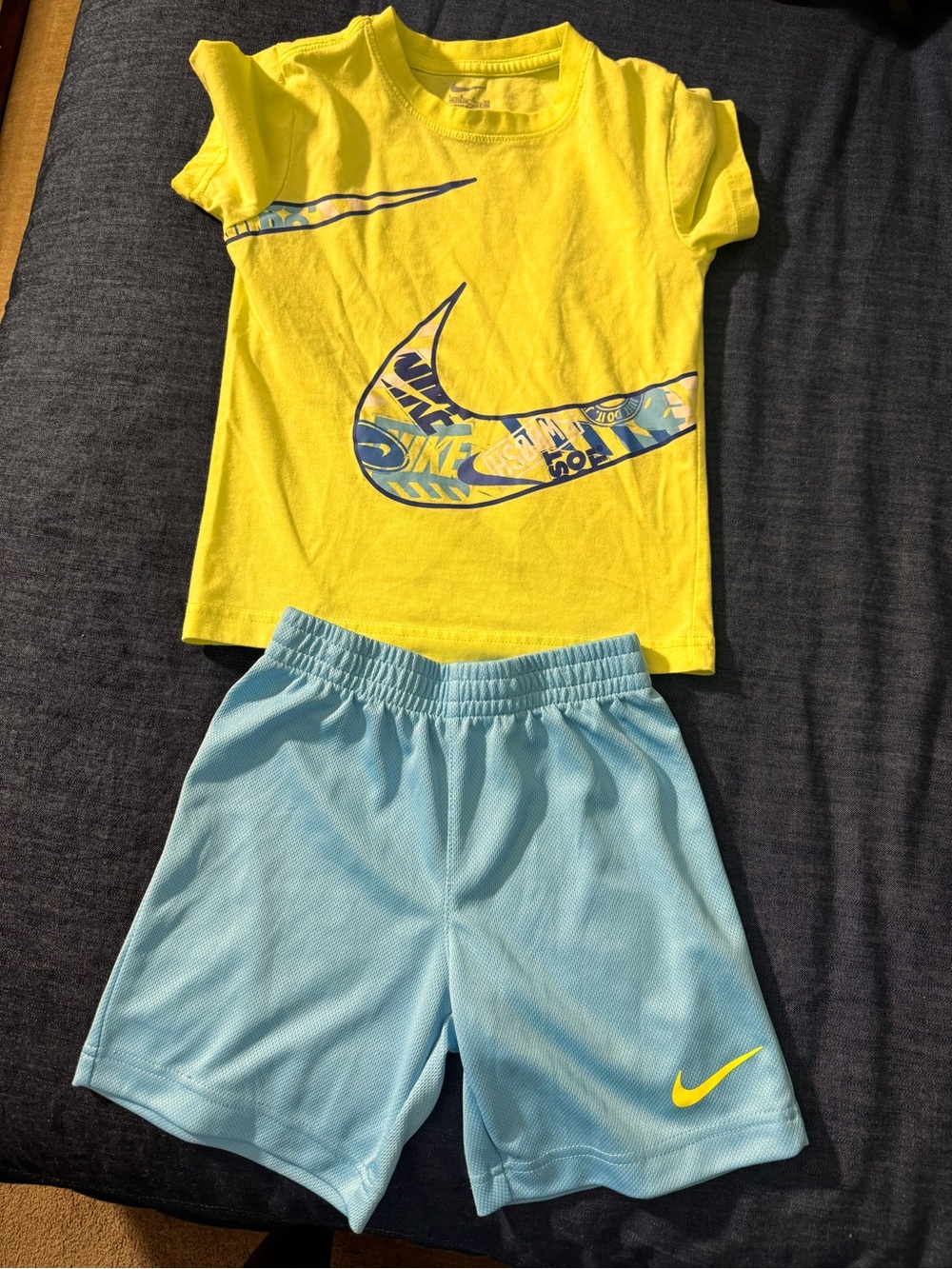 Boys Nike Light Yellow T-Shirt with Navy Logo (size 4-5yrs)